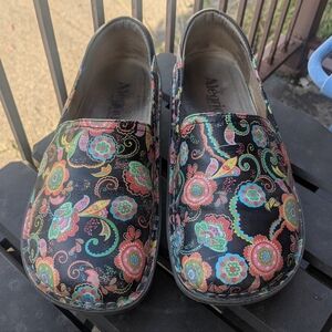 Alegria Floral Patterned Clogs Size 38